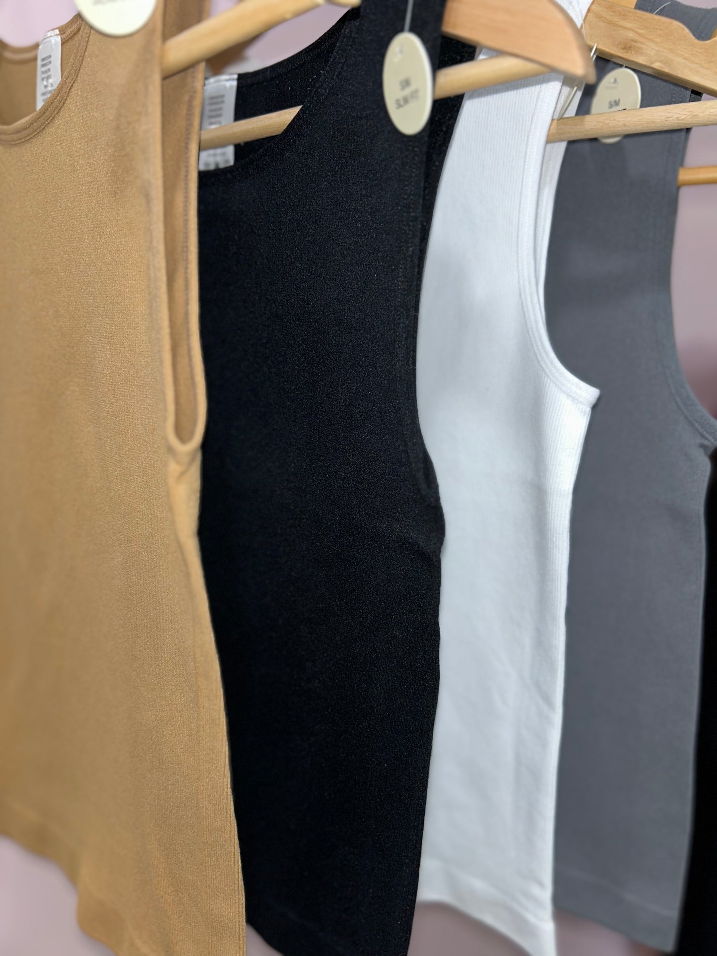 Basic Tank in Black